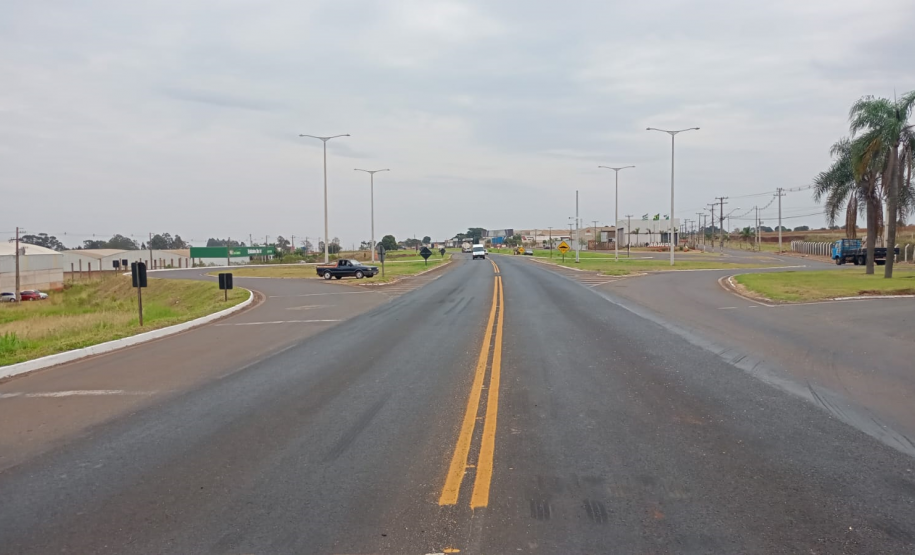 PR-218 entre Arapongas e Astorga, após remendos e sinalização provisória