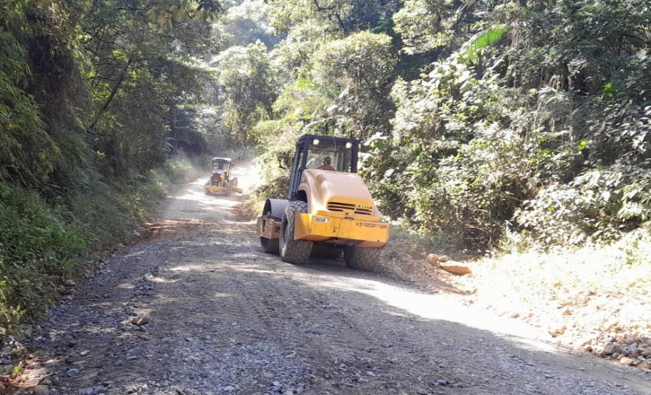 Serviços de conservação não-pavimentada da PR-405