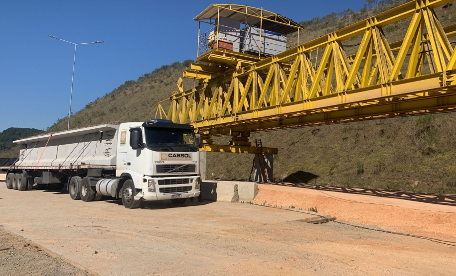 Transporte e lançamento de vigas nas pontes 04