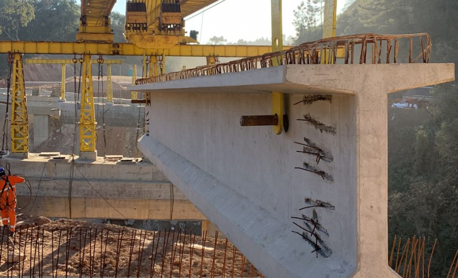 Transporte e lançamento de vigas nas pontes 04