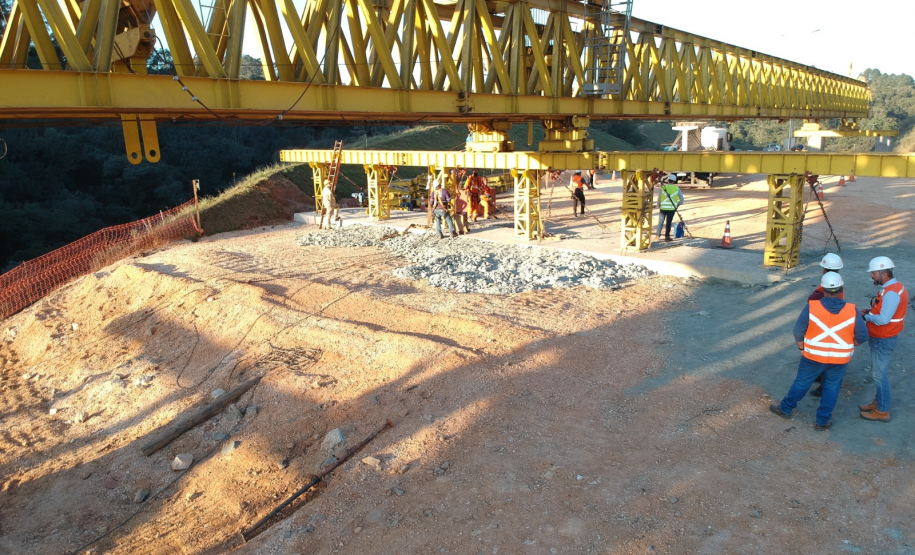 Transporte e lançamento de vigas nas pontes 04