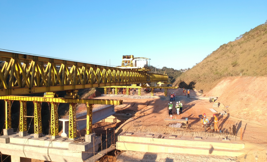 Transporte e lançamento de vigas nas pontes 04