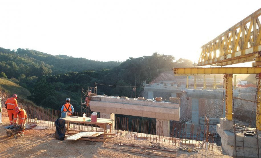 Transporte e lançamento de vigas nas pontes 04