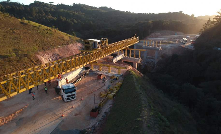 Transporte e lançamento de vigas nas pontes 04