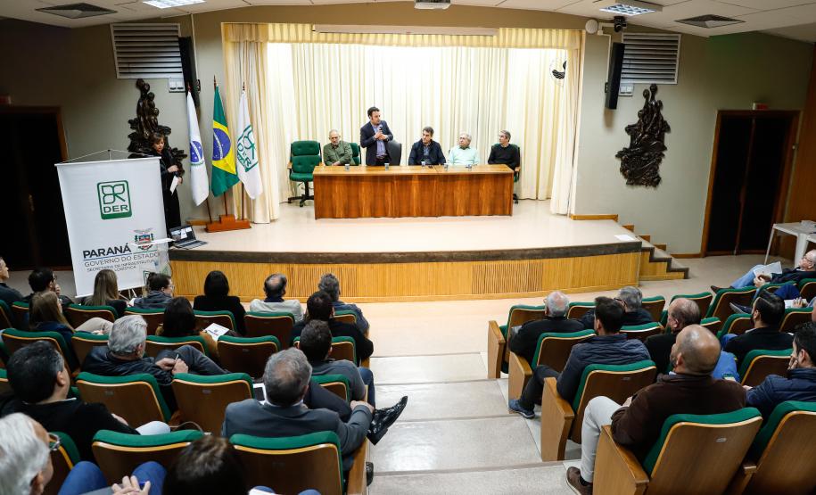 Audiência pública sobre novos programas de conservação do DER/PR