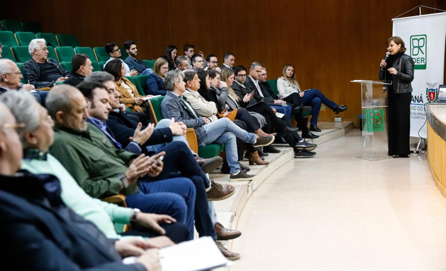 Audiência pública sobre novos programas de conservação do DER/PR