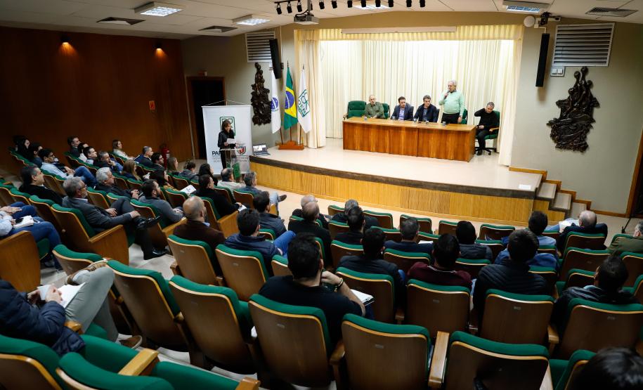 Audiência pública sobre novos programas de conservação do DER/PR