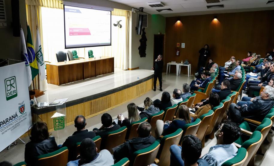 Audiência pública sobre novos programas de conservação do DER/PR