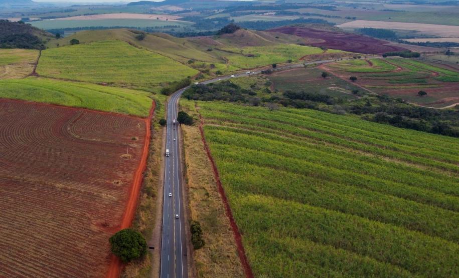 BR-153, entre Santo Antônio da Platina e Jacarezinho.