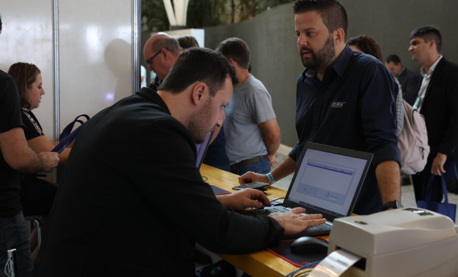 Primeiro dia do 25º Encontro Nacional de Conservação Rodoviária (Enacor) e 48ª Reunião Anual de Pavimentação (RAPv) em Foz do Iguaçu
