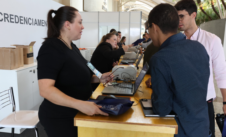 Primeiro dia do 25º Encontro Nacional de Conservação Rodoviária (Enacor) e 48ª Reunião Anual de Pavimentação (RAPv) em Foz do Iguaçu