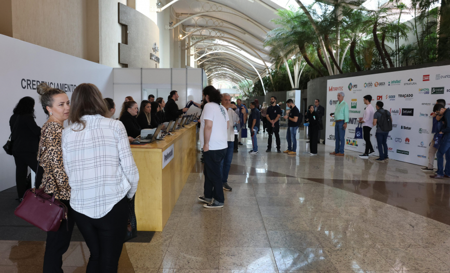 Primeiro dia do 25º Encontro Nacional de Conservação Rodoviária (Enacor) e 48ª Reunião Anual de Pavimentação (RAPv) em Foz do Iguaçu