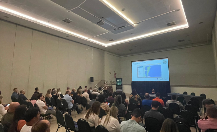 Primeiro dia do 25º Encontro Nacional de Conservação Rodoviária (Enacor) e 48ª Reunião Anual de Pavimentação (RAPv) em Foz do Iguaçu