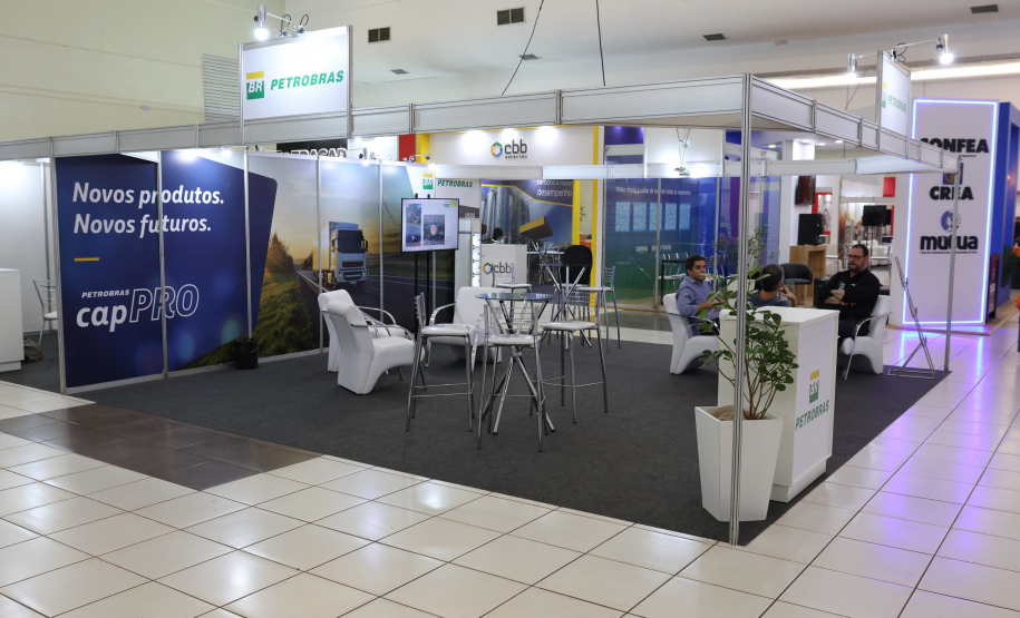 Primeiro dia do 25º Encontro Nacional de Conservação Rodoviária (Enacor) e 48ª Reunião Anual de Pavimentação (RAPv) em Foz do Iguaçu