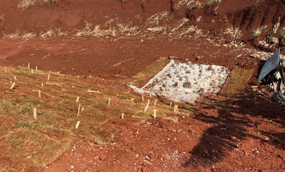 Obra de recuperação de pontos de erosão