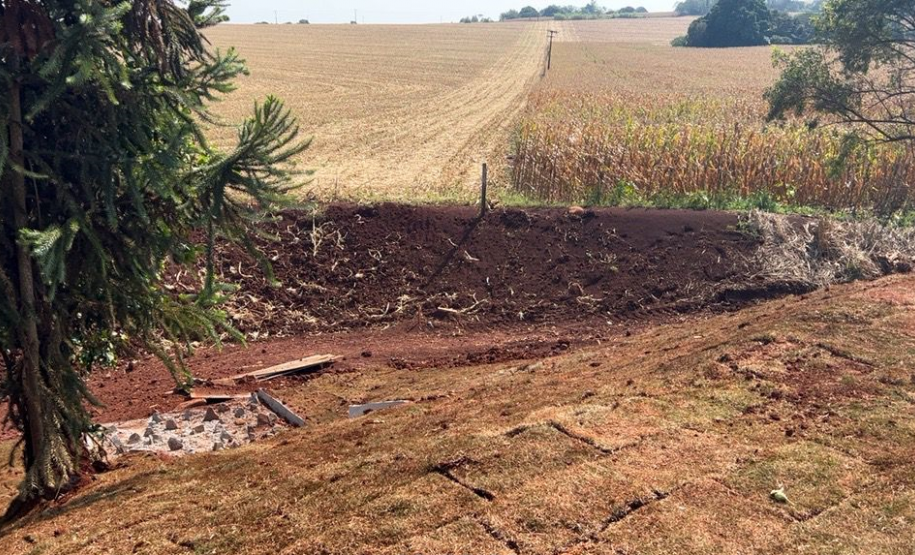 Obra de recuperação de pontos de erosão
