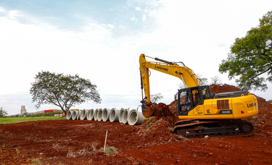 Serviços iniciais do Viaduto da PUC em Londrina