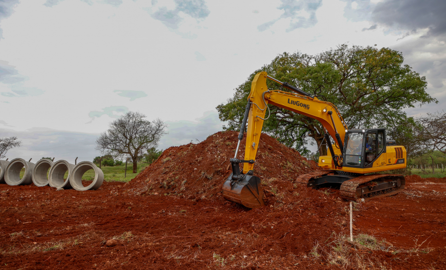 Serviços iniciais do Viaduto da PUC em Londrina