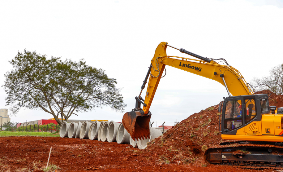 Serviços iniciais do Viaduto da PUC em Londrina