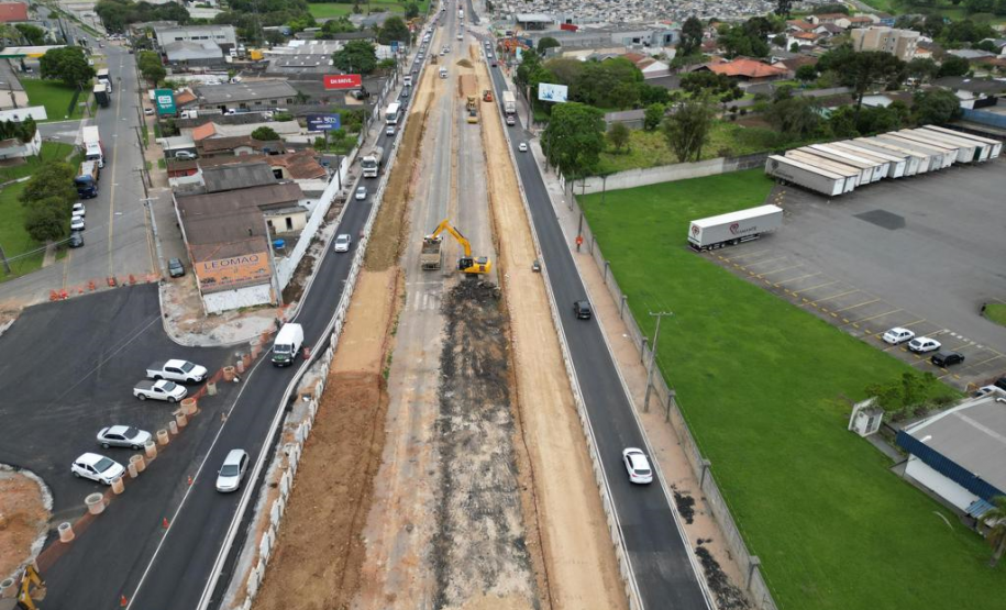 Novo viaduto em execução na BR-376 em São José dos Pinhais