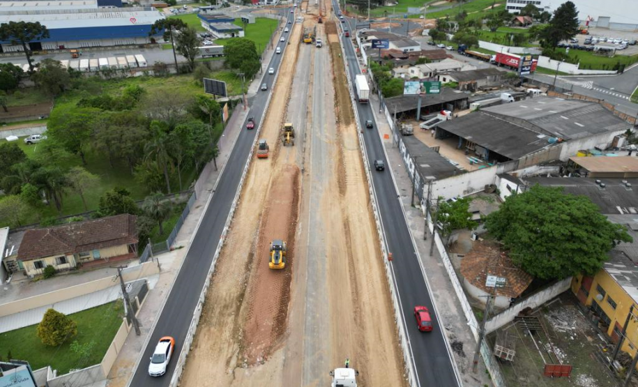 Novo viaduto em execução na BR-376 em São José dos Pinhais