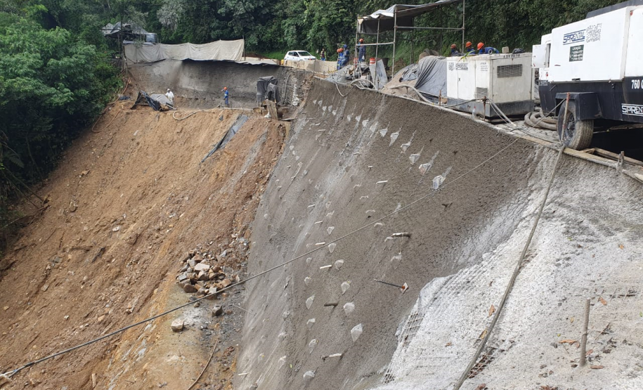 Estrada da Graciosa - obras no km 11+200