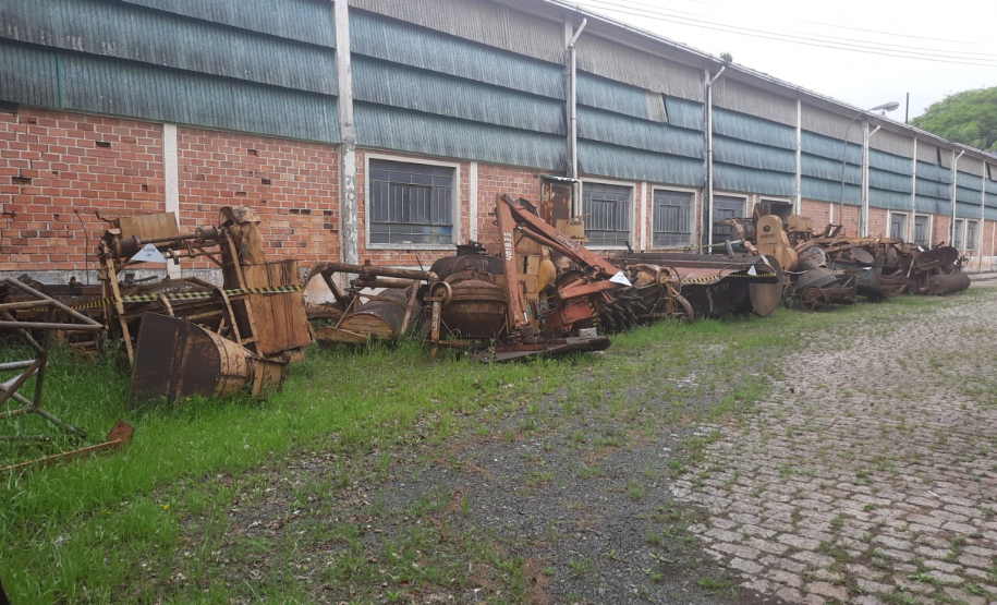 Veículos no pátio da SR Leste (lotes DAF)