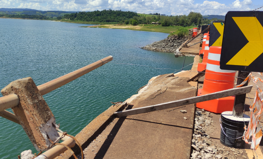 Ponte Rio Itararé - Represa de Chavantes PR-218 em Carlópolis