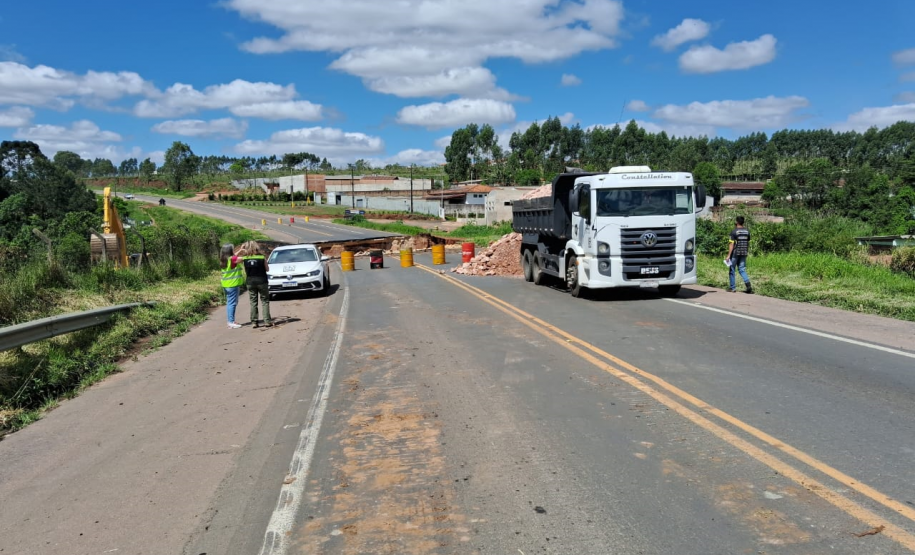 Obras de recuperação da PR-151 em Jaguariaíva