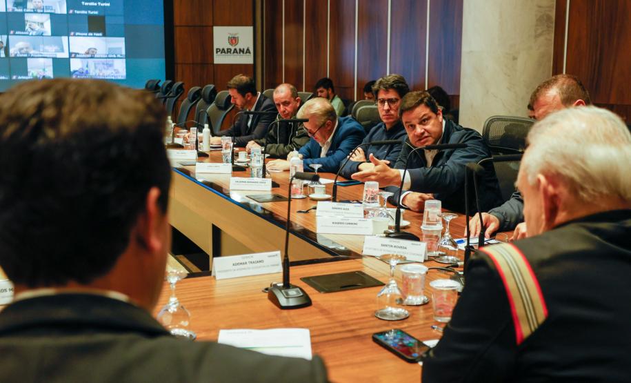 Reunião entre governo e municípios sobre as chuvas