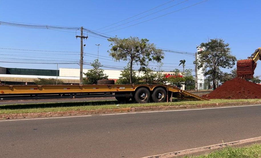 Sondagens e coleta de amostra de solo no local do futuro viaduto