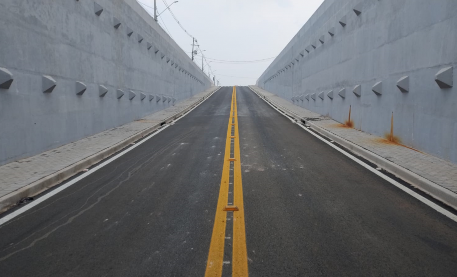 BR-277 Trincheira entre a Rua João Fortkamp e a Rua Campo Grande