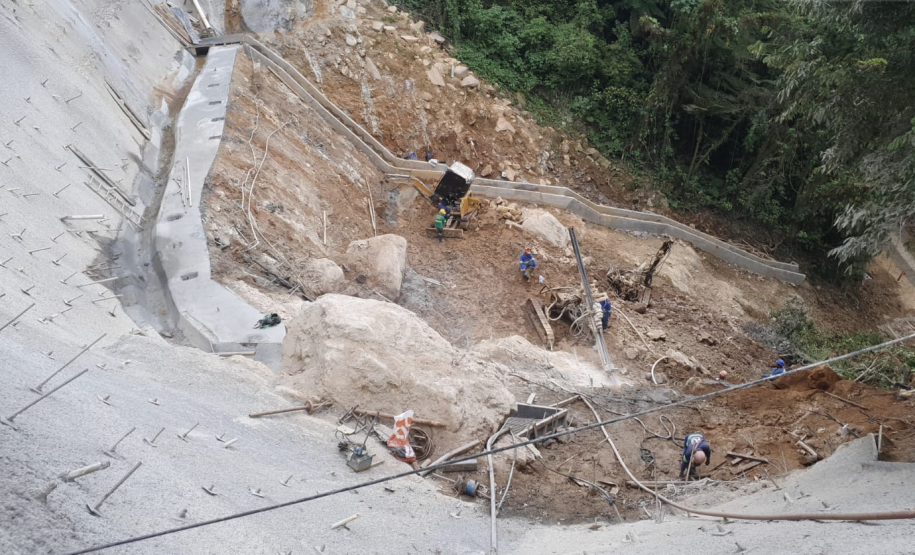 Obras de recuperação da Estrada da Graciosa