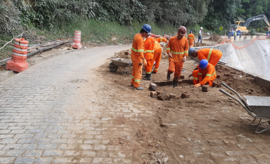 Obras de recuperação da Estrada da Graciosa