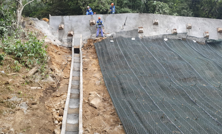 Obras de recuperação da Estrada da Graciosa