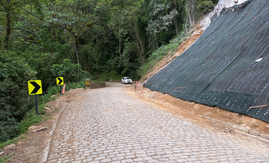 Obras de recuperação da Estrada da Graciosa