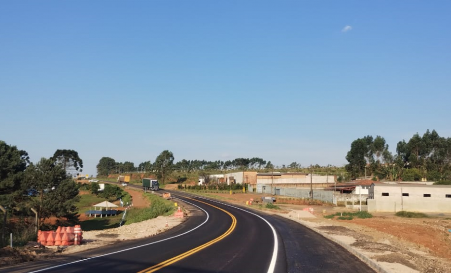 PR-151 em Jaguariaíva com nova pavimentação e sinalização horizontal