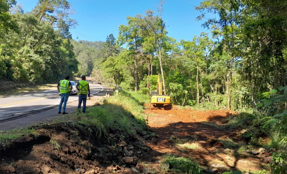 PR-170 caminho de serviço para obra de recuperação