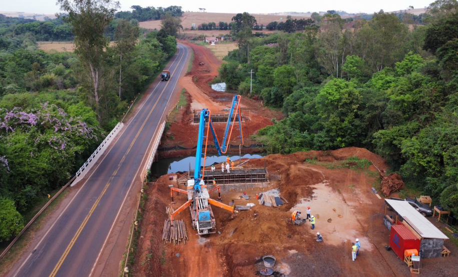 Construção de nova ponte na PR-445