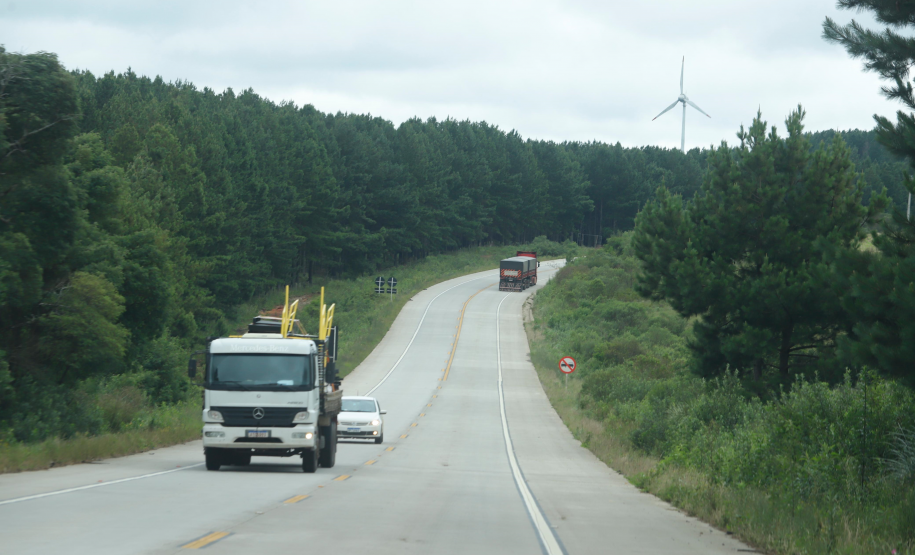 Whitetopping da PRC-280 entre Palmas e o trevo Horizonte