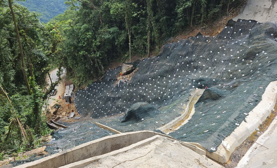 Estrada da Graciosa, contenção concluída