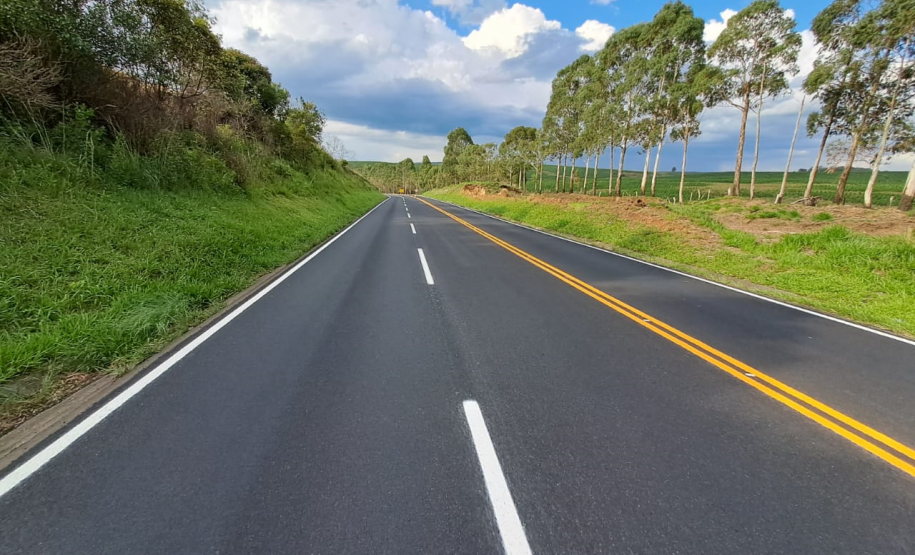 PR-090 em Piraí do Sul, serviços de sinalização após microrrevestimento