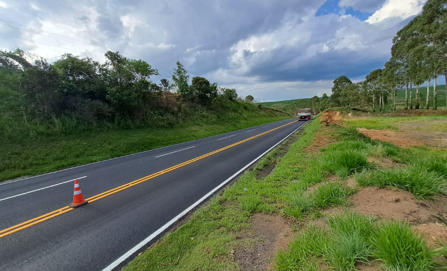 PR-090 em Piraí do Sul, serviços de sinalização após microrrevestimento