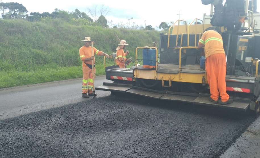 Serviços de conservação do pavimento e da faixa de domínio da PR-151 entre Ponta Grossa e Sengés