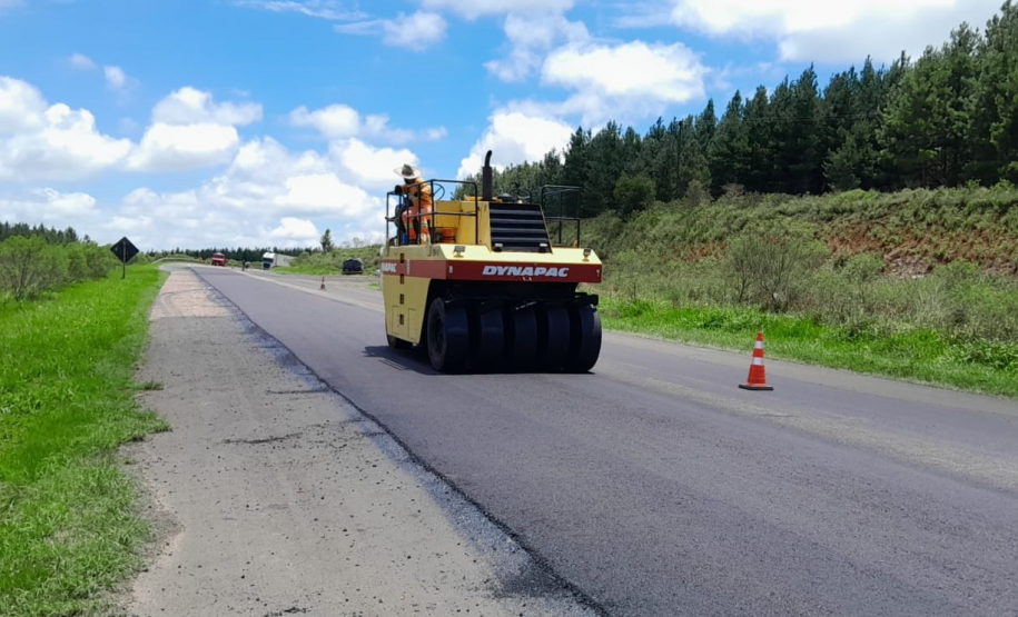 Serviços de conservação do pavimento e da faixa de domínio da PR-151 entre Ponta Grossa e Sengés