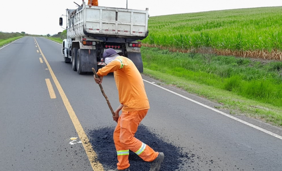 Serviços de conservação do pavimento e da faixa de domínio da PR-151 entre Ponta Grossa e Sengés