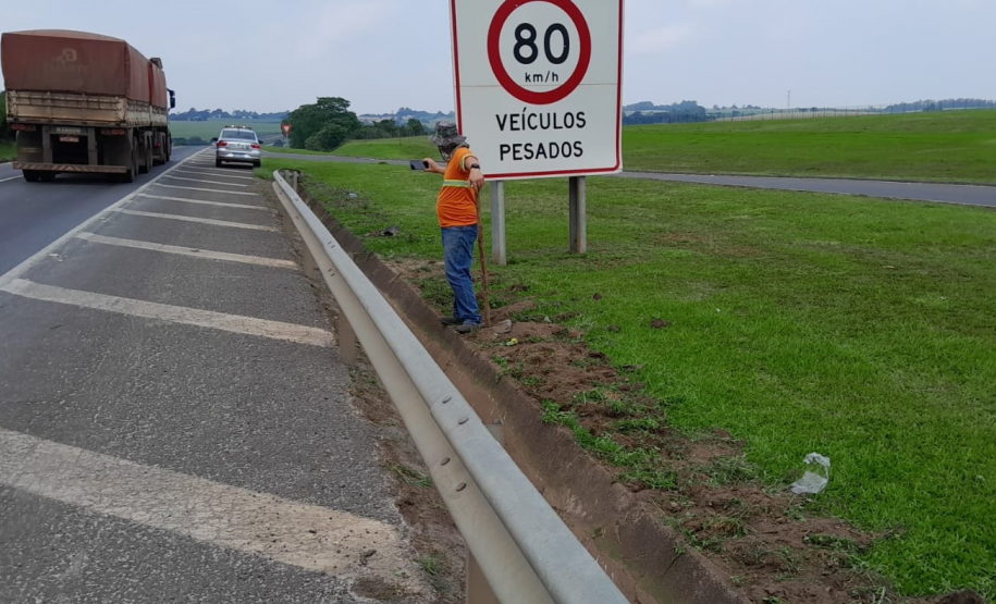 Serviços de conservação do pavimento e da faixa de domínio da PR-151 entre Ponta Grossa e Sengés