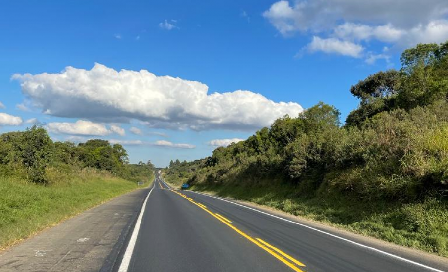 Serviços de conservação do pavimento e da faixa de domínio da PR-151 entre Ponta Grossa e Sengés