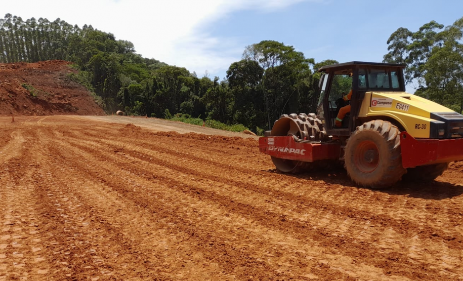 PR-160 entre Imbaú e Reserva - terraplenagem