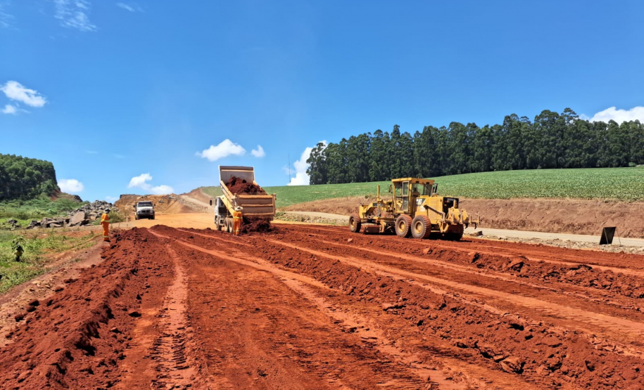 PR-160 entre Imbaú e Reserva - terraplenagem